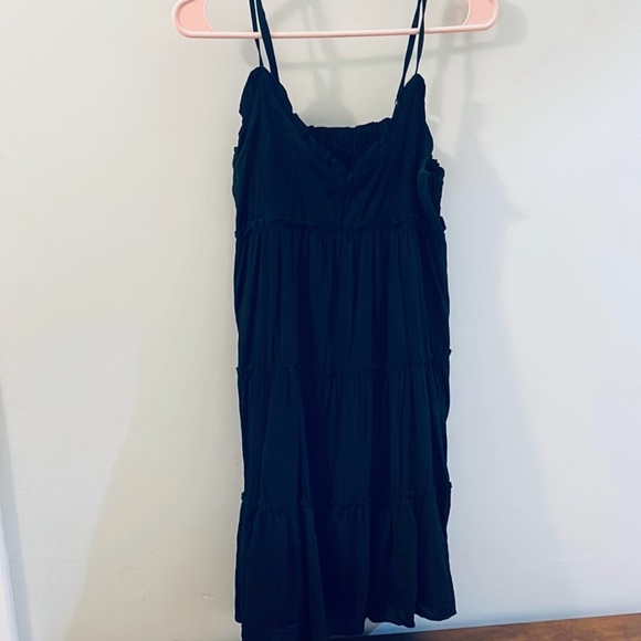 Chic Black Midi Dress - Picture 3 of 8